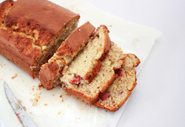 Homemade Banana & Raspberry Bread | www.fishfishme.eu.com
