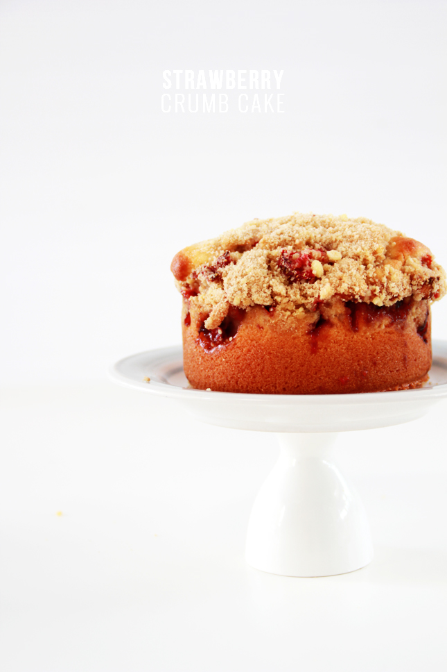 Mini Strawberry Crumb Cake | www.fishfishme.eu.com