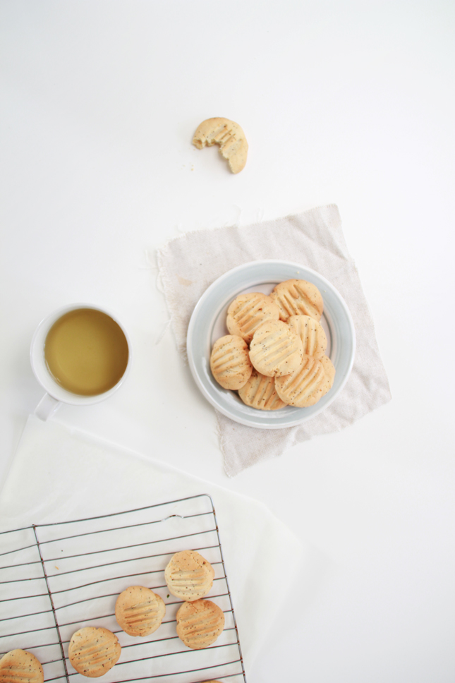 GLUTEN FREE Lemon, Honey & Poppy Seed Cookies | Recipe from www.fishfishme.eu.com