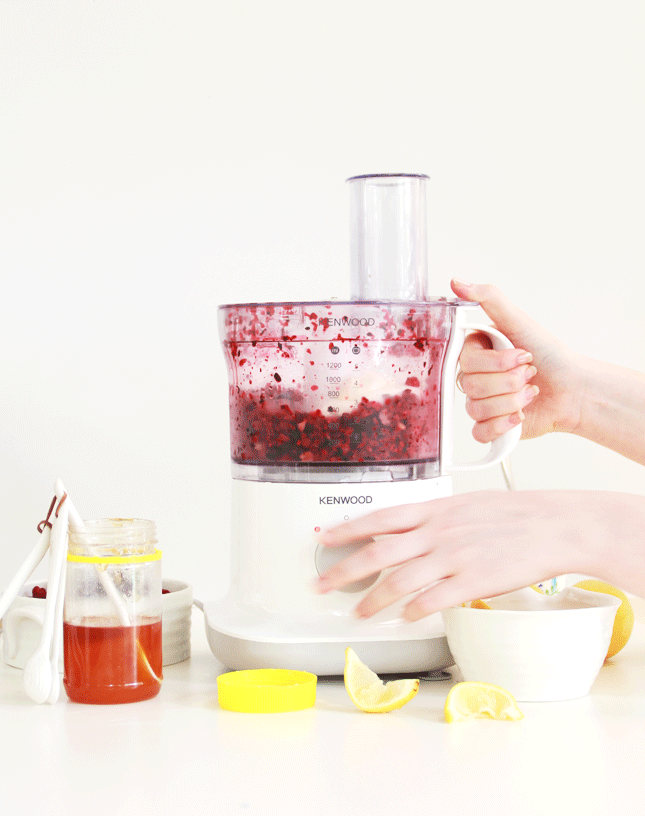 5 Minute Frozen Yogurt  with only 4 ingredients! (via www.fishfishme.eu.com)