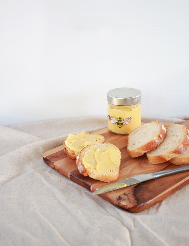 Eat this! Honey Butter (With cinnamon and vanilla!) YUM! | www.fishfishme.eu.com