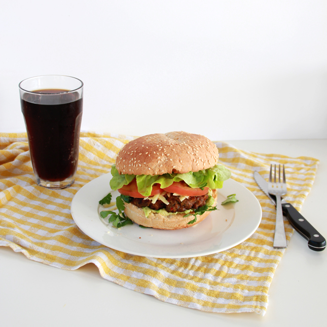 Mid-week meals: easy Taco Burgers (Click for the full recipe) | www.fishfishme.eu.com