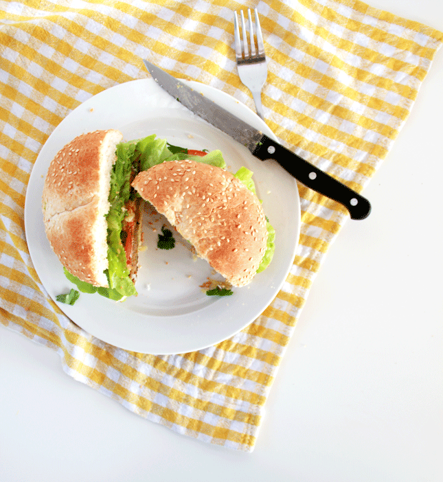 Mid-week meals: easy Taco Burgers (Click for the full recipe) | www.fishfishme.eu.com