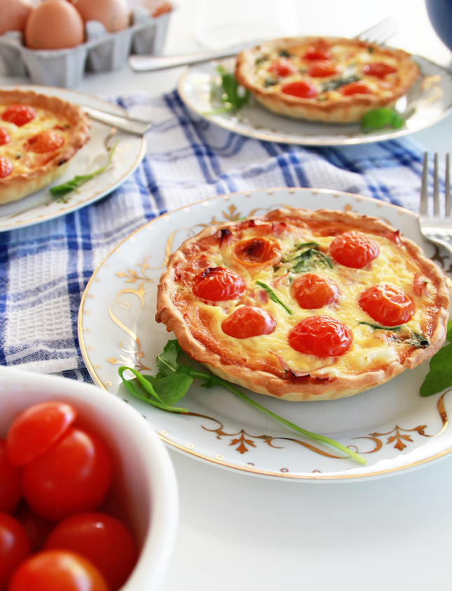 Feta, Spinach, Ham & Tomato Mini Quiches | www.fishfishme.eu.com