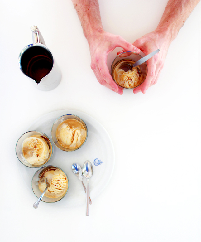 One for the coffee lovers - Homemade classic Italian Affogato | www.fishfishme.eu.com