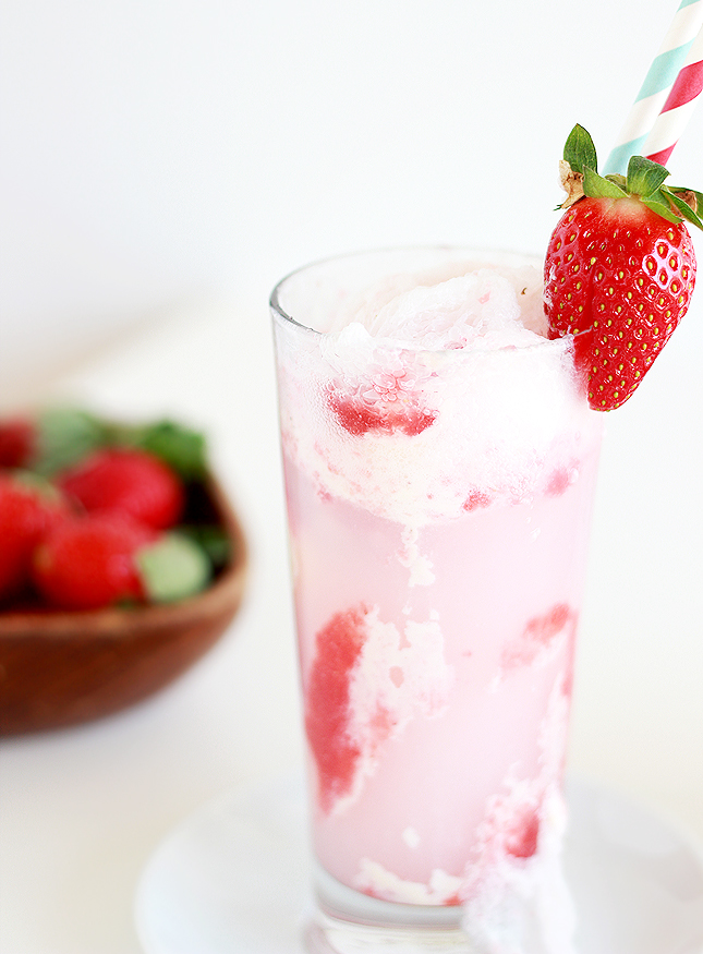 Strawberry Ice Cream Float | www.fishfishme.eu.com
