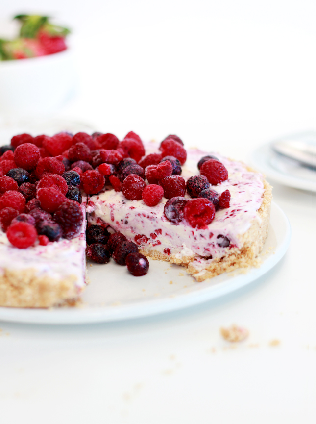 Mixed Berry Ice Cream Pie | www.fishfishme.eu.com