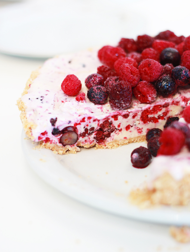 Mixed Berry Ice Cream Pie | www.fishfishme.eu.com