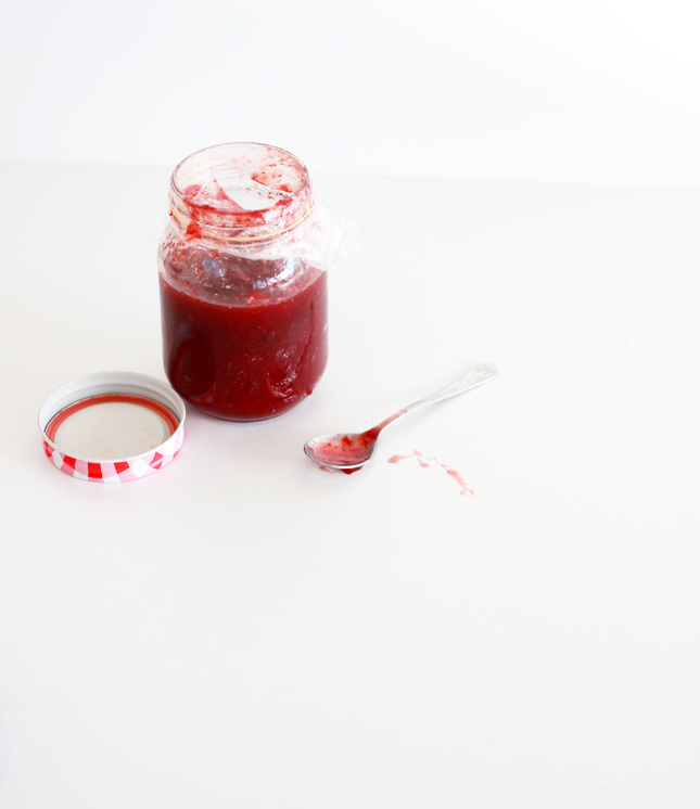 Thumbprint Cookies with Strawberry Jam | www.fishfishme.eu.com