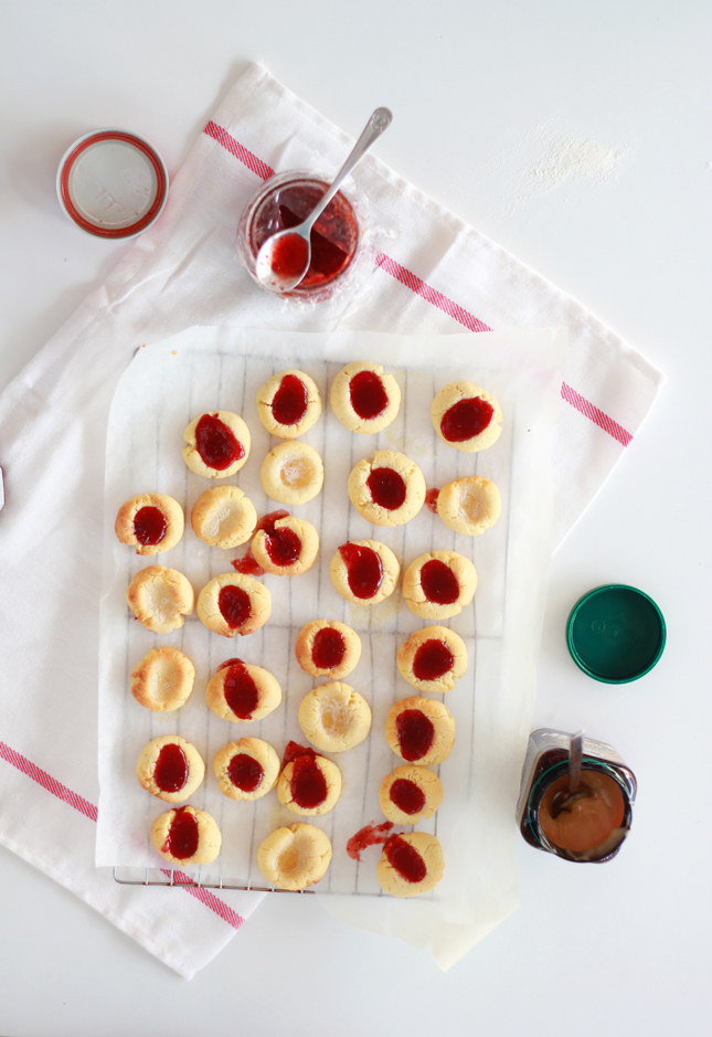 Strawberry Jam Thumbprint Cookies | www.fishfishme.eu.com