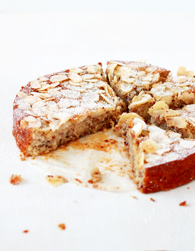 Lemon, Ricotta and Almond Flourless Cake